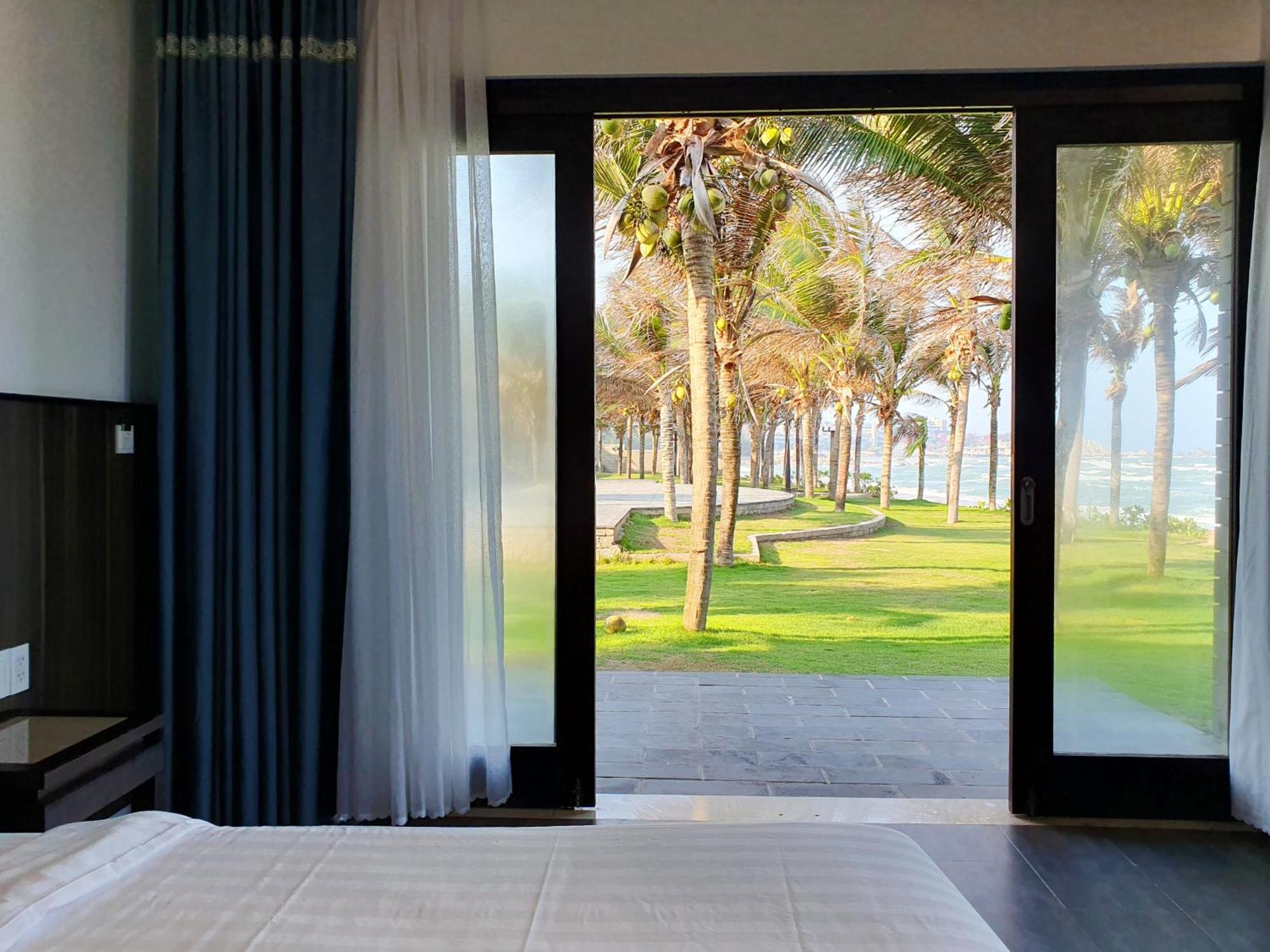 Starlight Villa Beach Resort & Spa Phan Thiet Exteriör bild