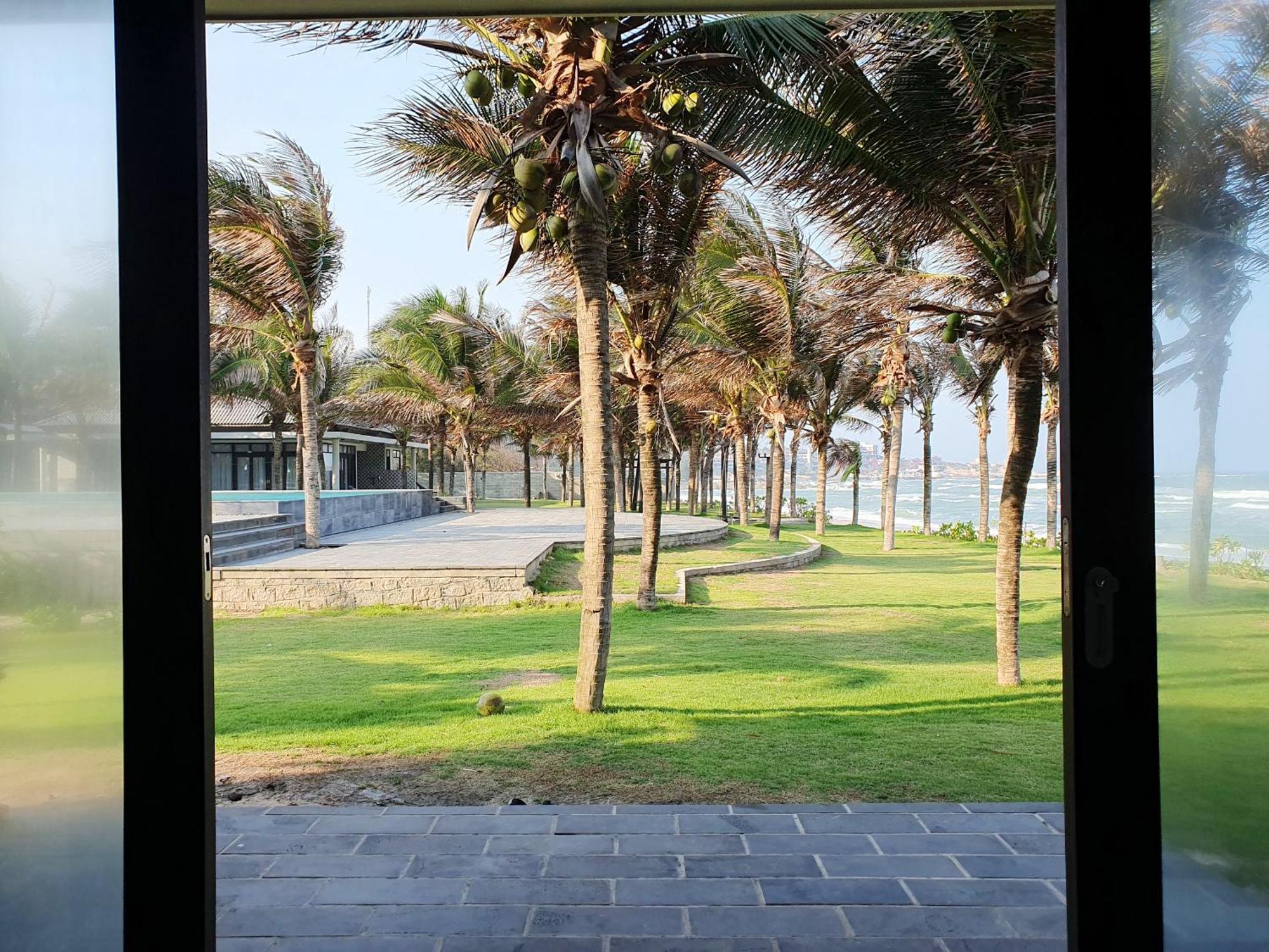Starlight Villa Beach Resort & Spa Phan Thiet Exteriör bild